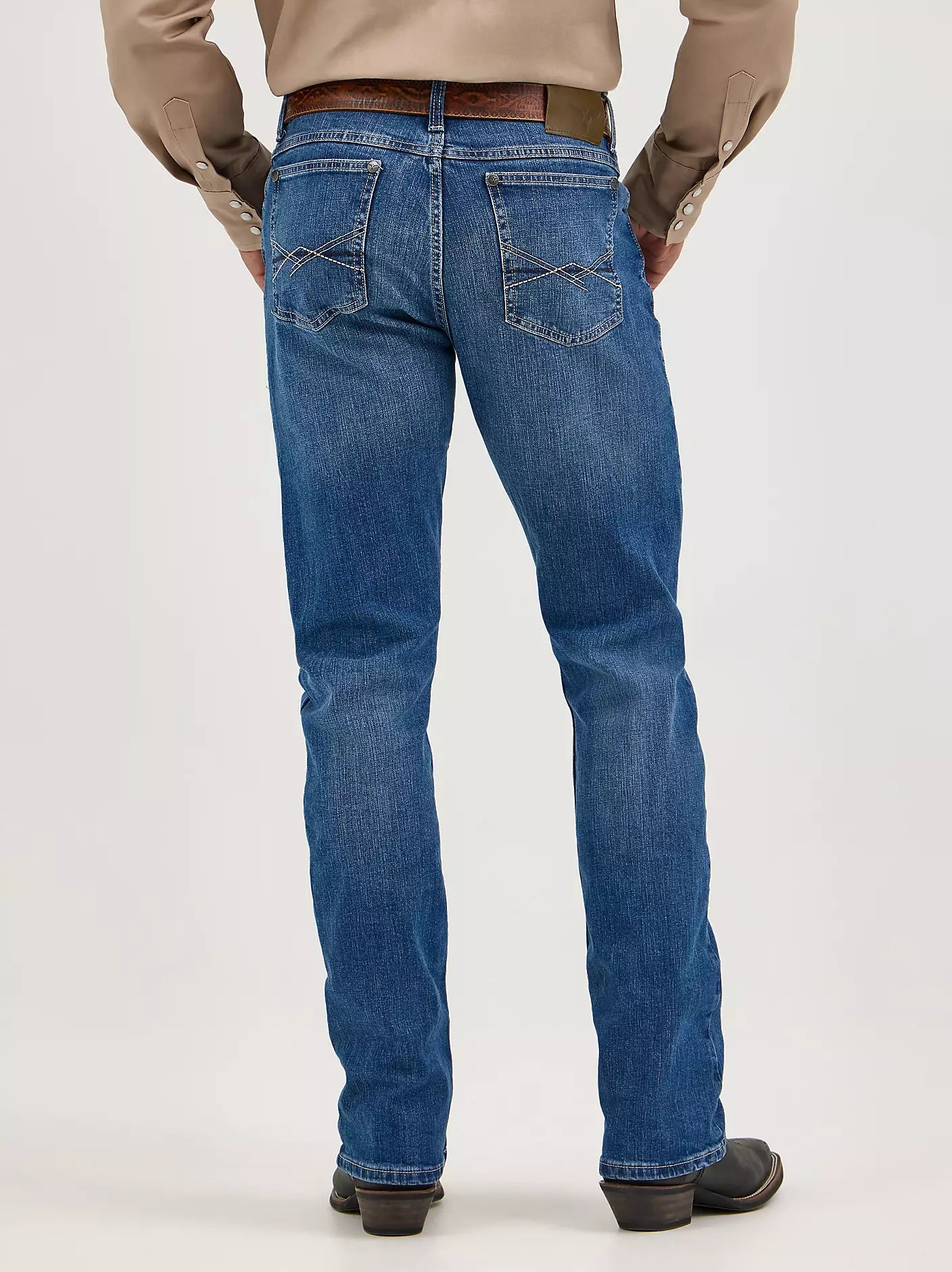 8537 Wrangler Men's 20X No. 42 Vintage Bootcut Jeans
