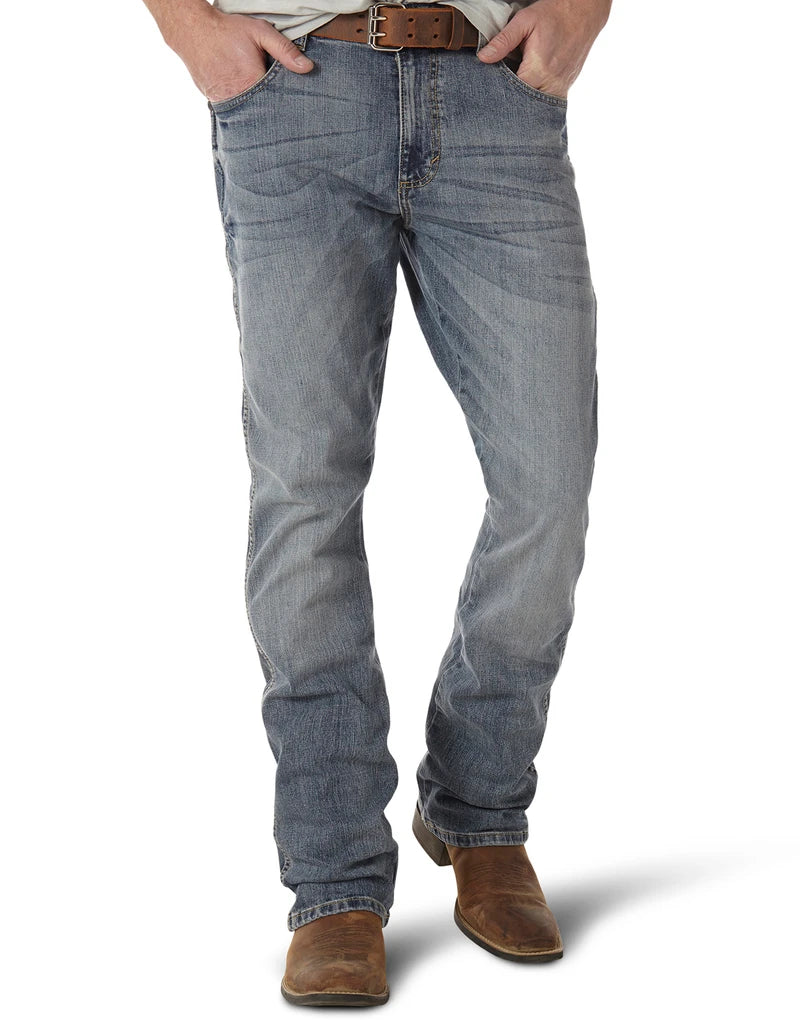 77MWZGL Wrangler Men's Retro Slim Boot Jeans