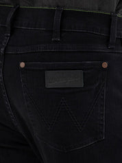 8240 Wrangler Men's Retro Slim Straight Jeans