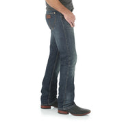 WLT88BZ Wrangler Men's Retro Slim Fit Straight Leg Jeans