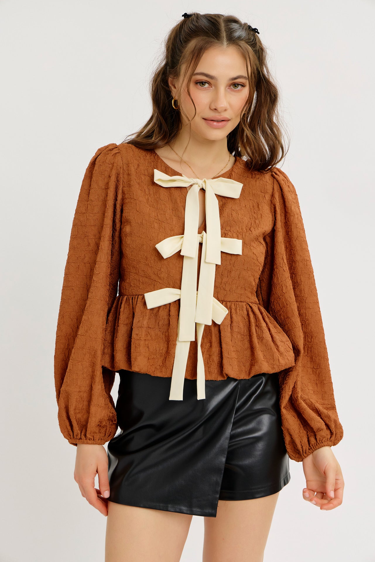 J15988T Idem Ditto Ladies Textured Bubble Hem Blouse