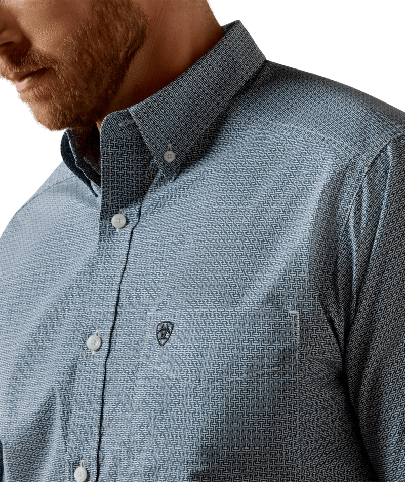 0660 Ariat Men's Lester Classic Fit Long Sleeve Shirt
