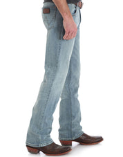 77MWZBR Wrangler Men's Retro Slim Fit Bootcut Jeans