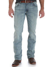 77MWZBR Wrangler Men's Retro Slim Fit Bootcut Jeans